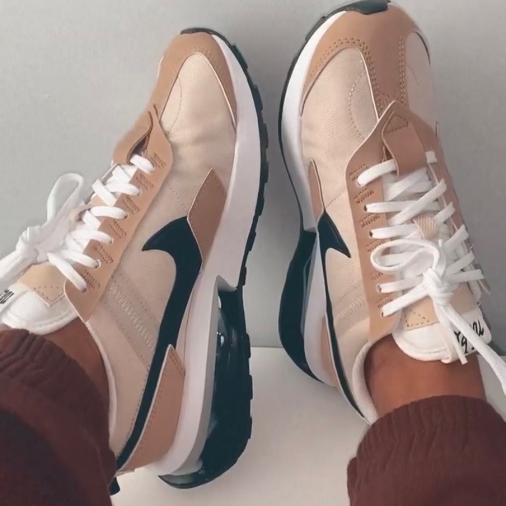 Nike woman’s sneaker